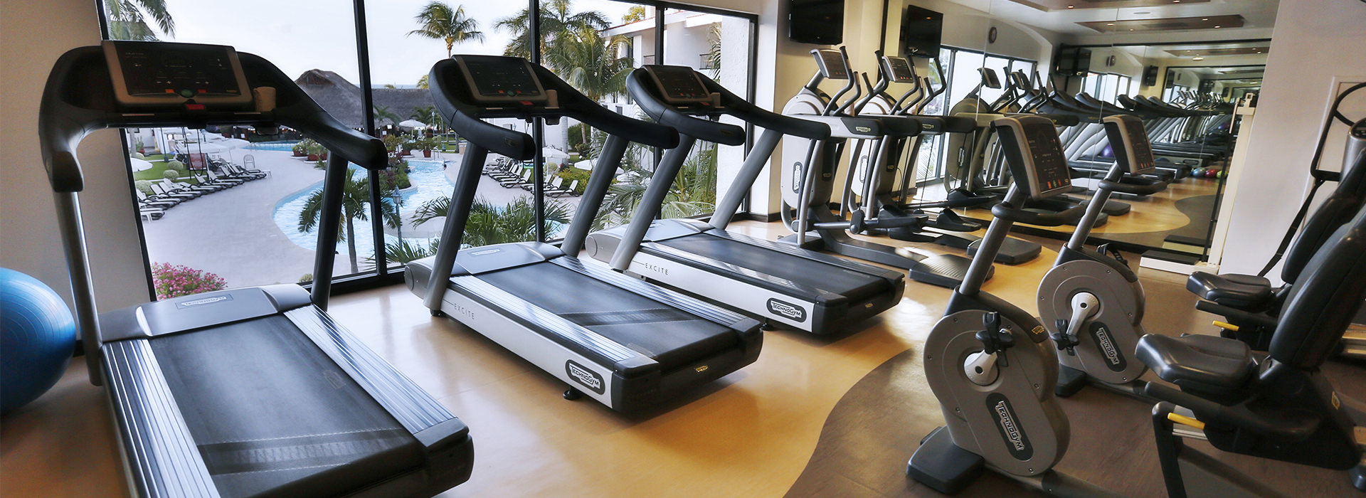 resort in Cancun with fitness center