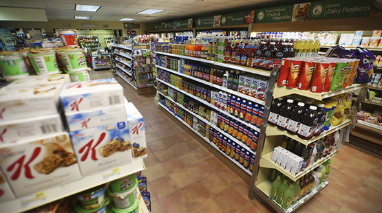 resort in Cancun with mini market