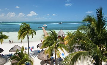 ocean front suites in cancun